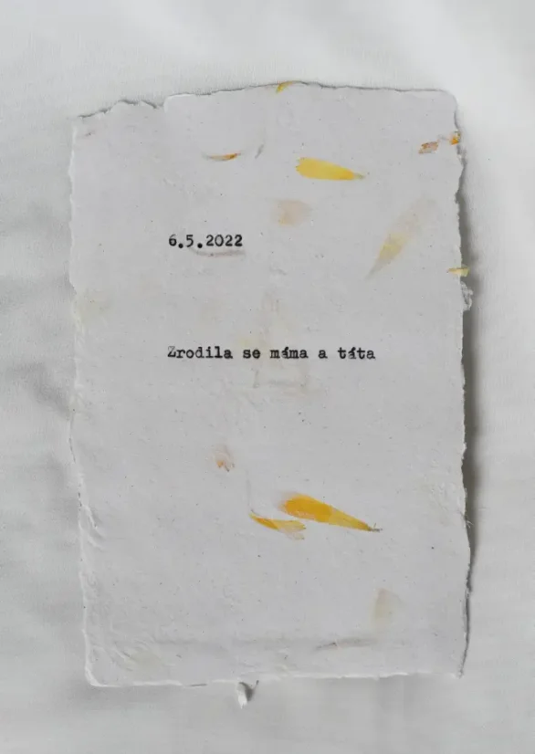 Narození miminka - „Máma a táta“ | Upcyklovaný ruční papír