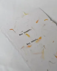 Minimalistický motivační citát „Bez dramat“ | Upcyklovaný ruční papír