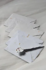 Obálka z ručního papíru C6 I Upcyklovaná
