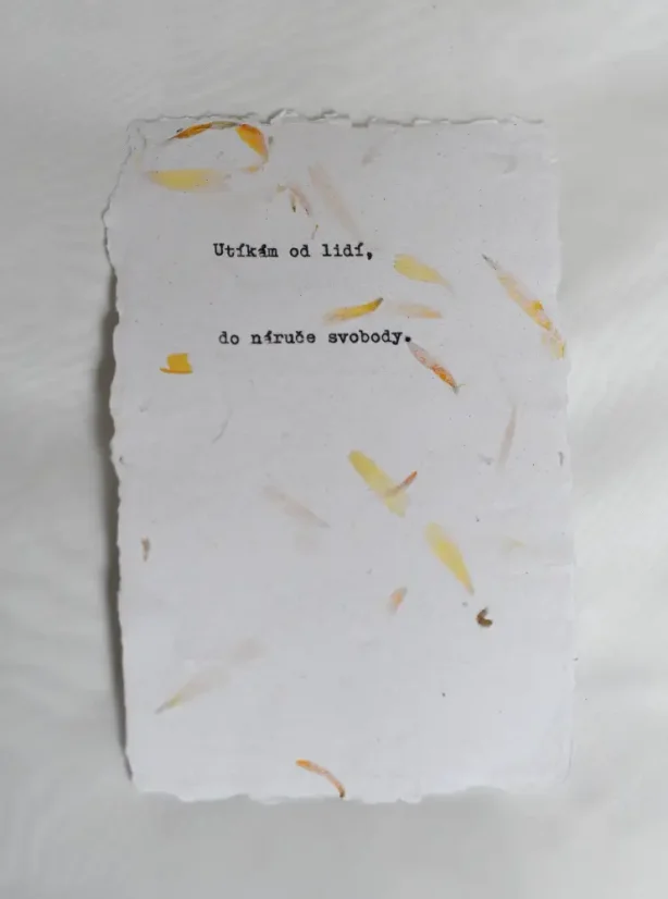 Citát o svobodě „Utíkám od lidí“ | Upcyklovaný ruční papír