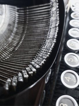 Moderní nostalgie: Ruční papír s prvorepublikovým šarmem