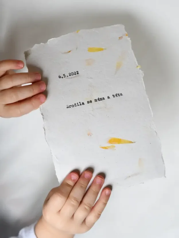 Narození miminka - „Máma a táta“ | Upcyklovaný ruční papír