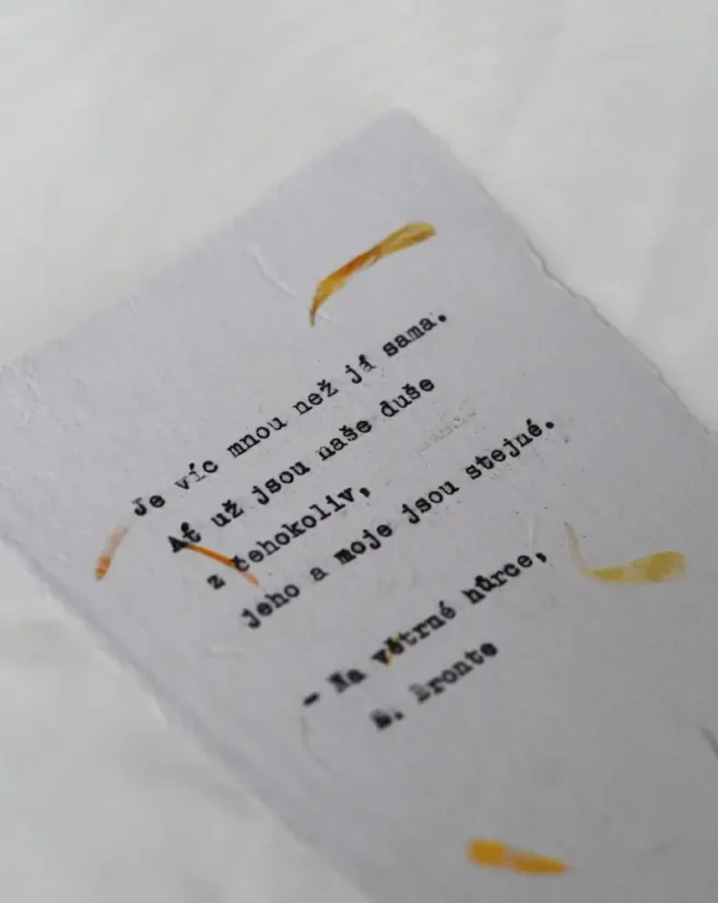 Knizni citát od Emily Brontë  | Upcyklovaný ruční papír