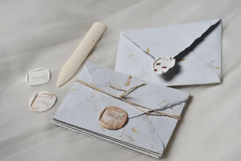 Obálka z ručního papíru C6 I Upcyklovaná